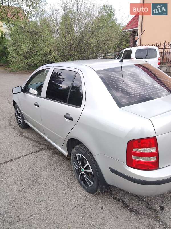 Седан Skoda Fabia 2005 в Івано-Франківську
