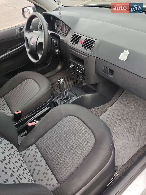 Седан Skoda Fabia 2005 в Івано-Франківську