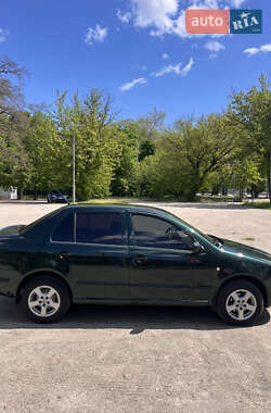 Седан Skoda Fabia 2003 в 