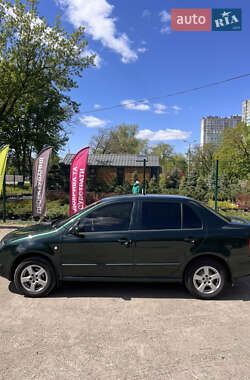 Седан Skoda Fabia 2003 в 