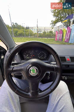Седан Skoda Fabia 2003 в 