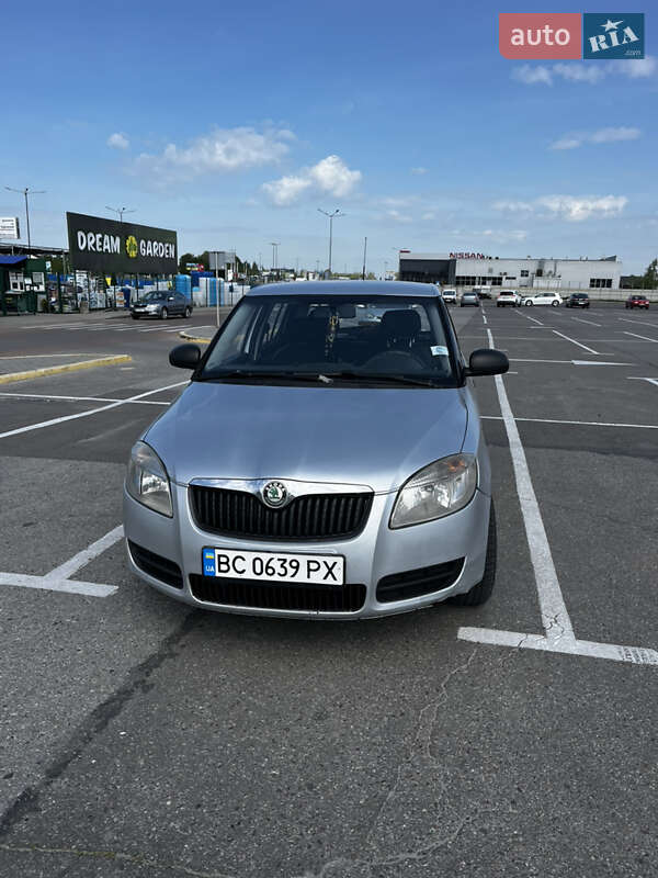 Хэтчбек Skoda Fabia 2009 в 