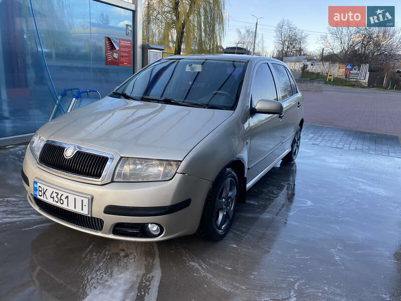Хетчбек Skoda Fabia 2006 в 