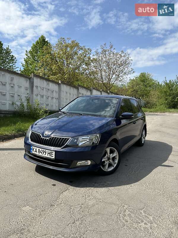 Хэтчбек Skoda Fabia 2016 в 