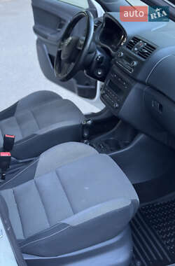 Хэтчбек Skoda Fabia 2012 в 