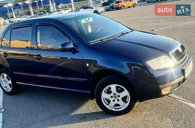 Седан Skoda Fabia 2002 в 