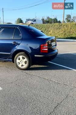 Седан Skoda Fabia 2002 в 