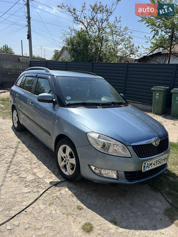 Универсал Skoda Fabia 2010 в Житомире