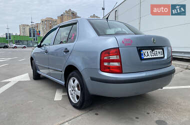 Седан Skoda Fabia 2002 в 