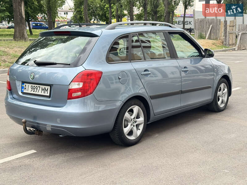 Універсал Skoda Fabia 2010 в Києві