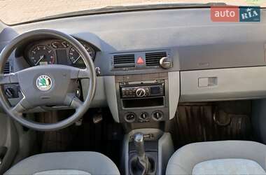 Хетчбек Skoda Fabia 2002 в 