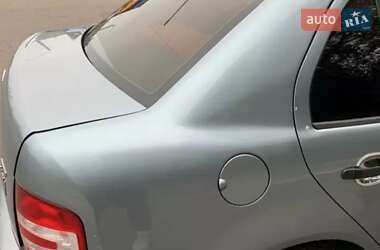 Седан Skoda Fabia 2006 в 