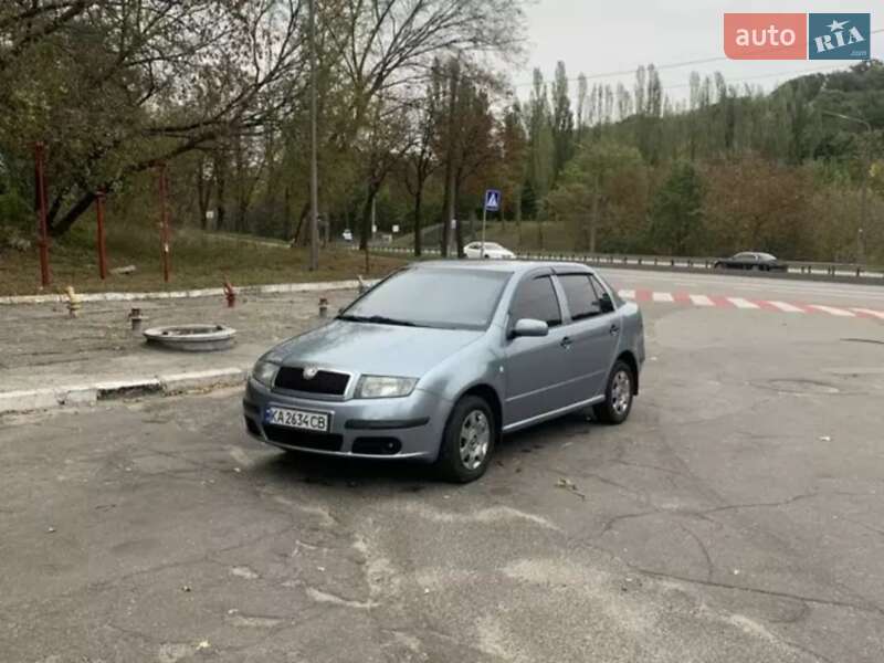 Седан Skoda Fabia 2006 в 