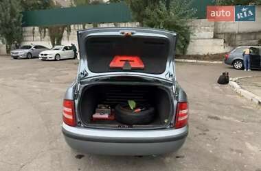 Седан Skoda Fabia 2006 в 