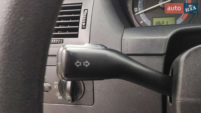Хетчбек Skoda Fabia 2006 в Дрогобичі