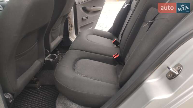 Хетчбек Skoda Fabia 2006 в Дрогобичі