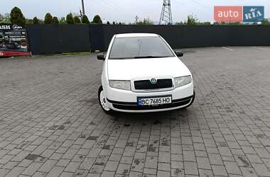 Хетчбек Skoda Fabia 2002 в 