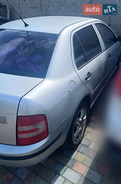 Седан Skoda Fabia 2006 в 
