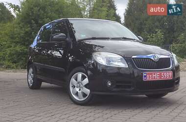 Хетчбек Skoda Fabia 2009 в 