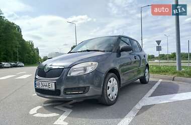 Хэтчбек Skoda Fabia 2010 в Виннице