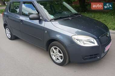 Хэтчбек Skoda Fabia 2009 в Чернигове