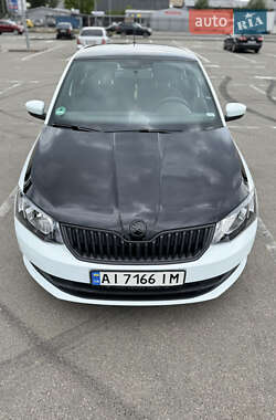Хетчбек Skoda Fabia 2015 в 