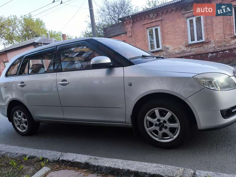 Универсал Skoda Fabia 2009 в Чернигове
