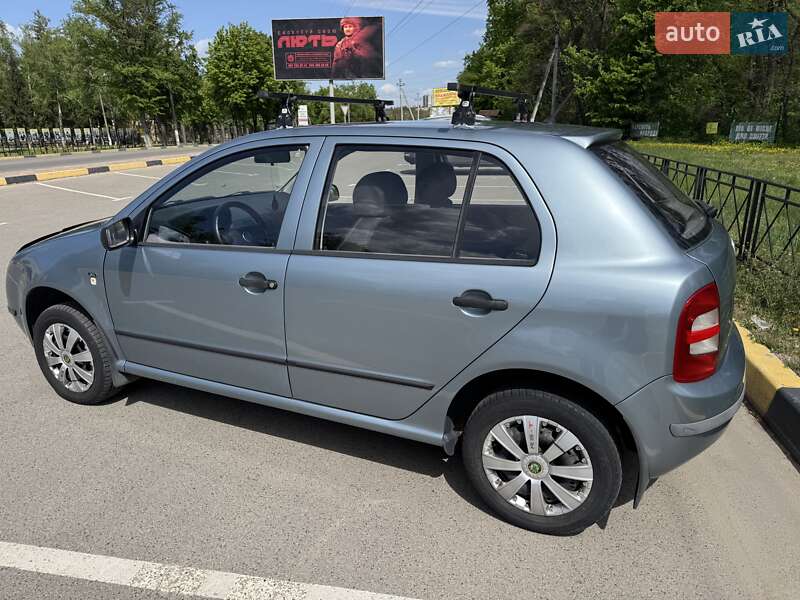Хэтчбек Skoda Fabia 2002 в Киеве