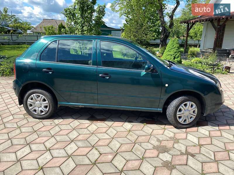 Хэтчбек Skoda Fabia 2001 в Черновцах