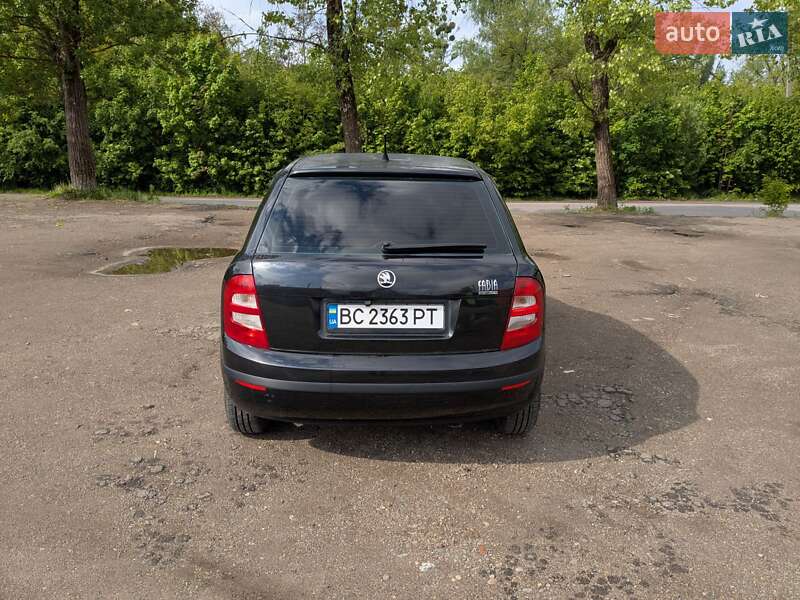 Хетчбек Skoda Fabia 2003 в Новому Розділі