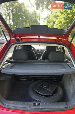 Хетчбек Skoda Fabia 2006 в 