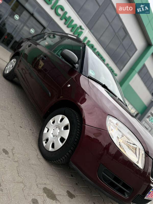 Універсал Skoda Fabia 2010 в Нововолинську