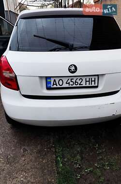 Хетчбек Skoda Fabia 2011 в 