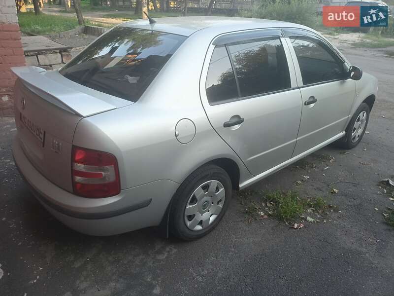 Седан Skoda Fabia 2006 в Кривом Роге