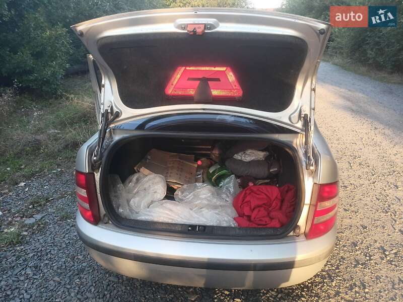 Седан Skoda Fabia 2006 в Кривом Роге