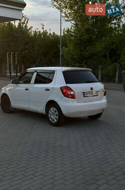 Хетчбек Skoda Fabia 2011 в 