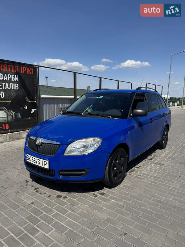 Універсал Skoda Fabia 2009 в Рівному