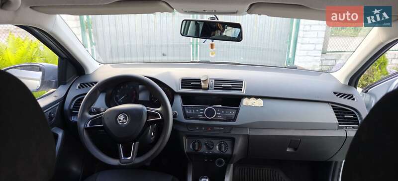 Хэтчбек Skoda Fabia 2015 в Киеве