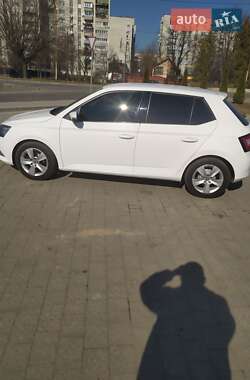 Хетчбек Skoda Fabia 2016 в 