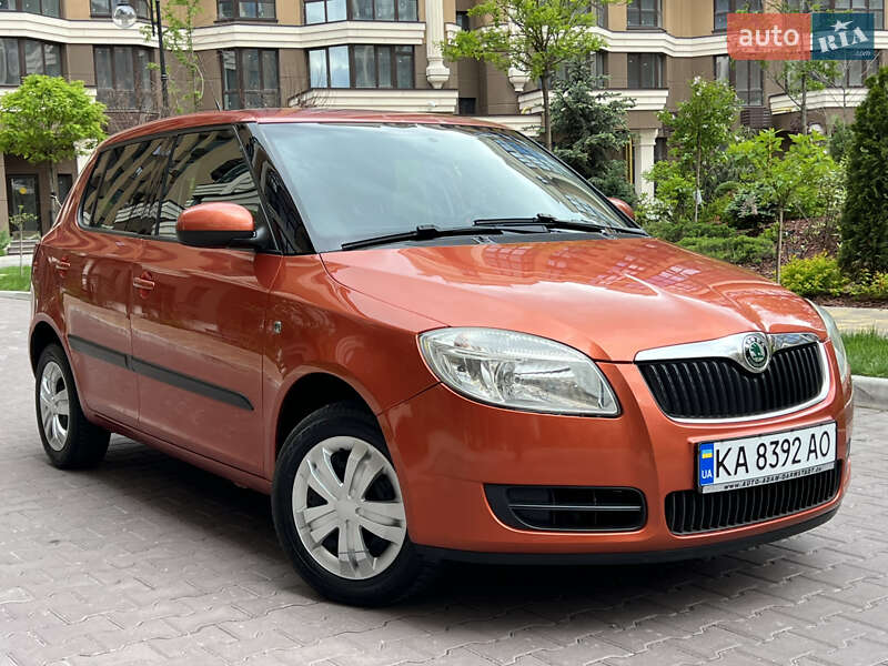 Хетчбек Skoda Fabia 2009 в 