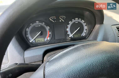 Хетчбек Skoda Fabia 2004 в 
