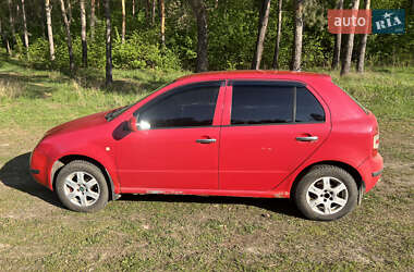 Хетчбек Skoda Fabia 2004 в 