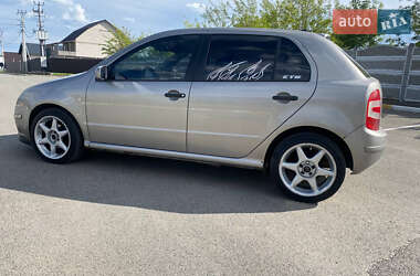 Хетчбек Skoda Fabia 2006 в 