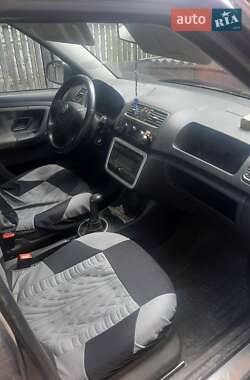 Хетчбек Skoda Fabia 2010 в 