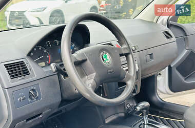 Седан Skoda Fabia 2003 в 