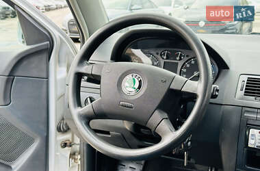 Седан Skoda Fabia 2003 в 