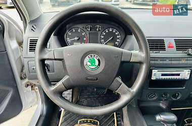 Седан Skoda Fabia 2003 в 