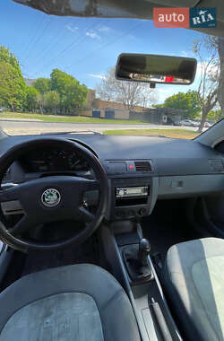 Хэтчбек Skoda Fabia 2003 в 