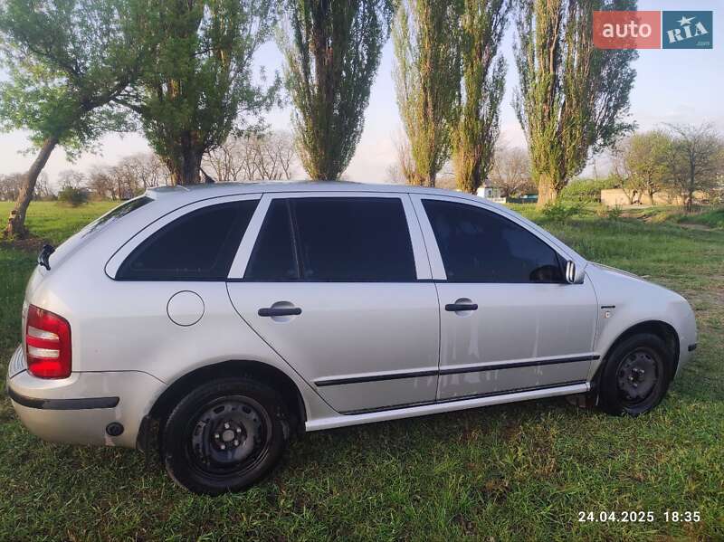 Универсал Skoda Fabia 2001 в Днепре