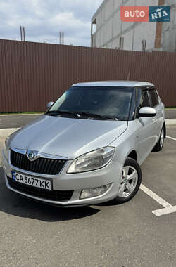 Хэтчбек Skoda Fabia 2011 в 